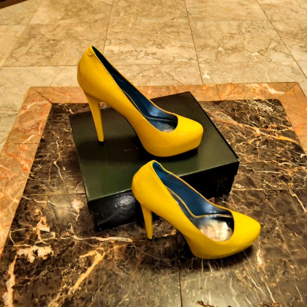 Mia Limited Edition lemon yellow patent leather heels.